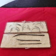 Vintage Lot of Curved Needles in Case Sewing Mending Crafting