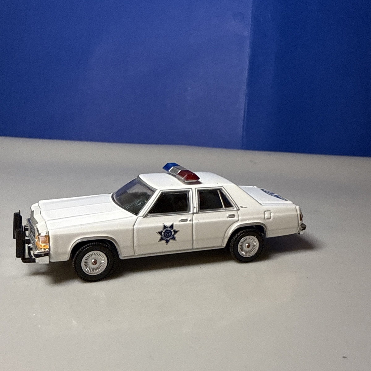 Greenlight 1:64 Ford LTD Arizona State Police DPS Highway Patrol
