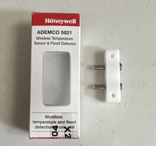 Honeywell ADEMCO 5821 Wireless Temperature Sensor & Flood Detector, White