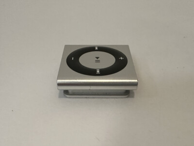 Apple iPod Shuffle 4th Generation Silver (2 GB) Works Great