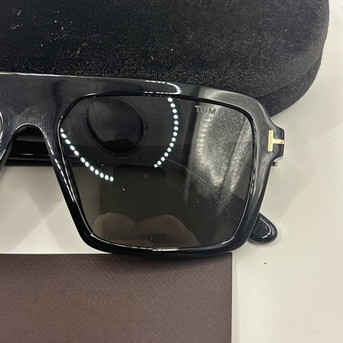 Tom Ford Vincent Sunglasses TF1176 01A Black Authentic Flawless With Case - 第 2/6 張圖片