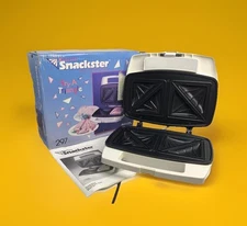 Toastmaster Vintage Snackmaster Model #297 For Sandwiches Omelettes Turnovers