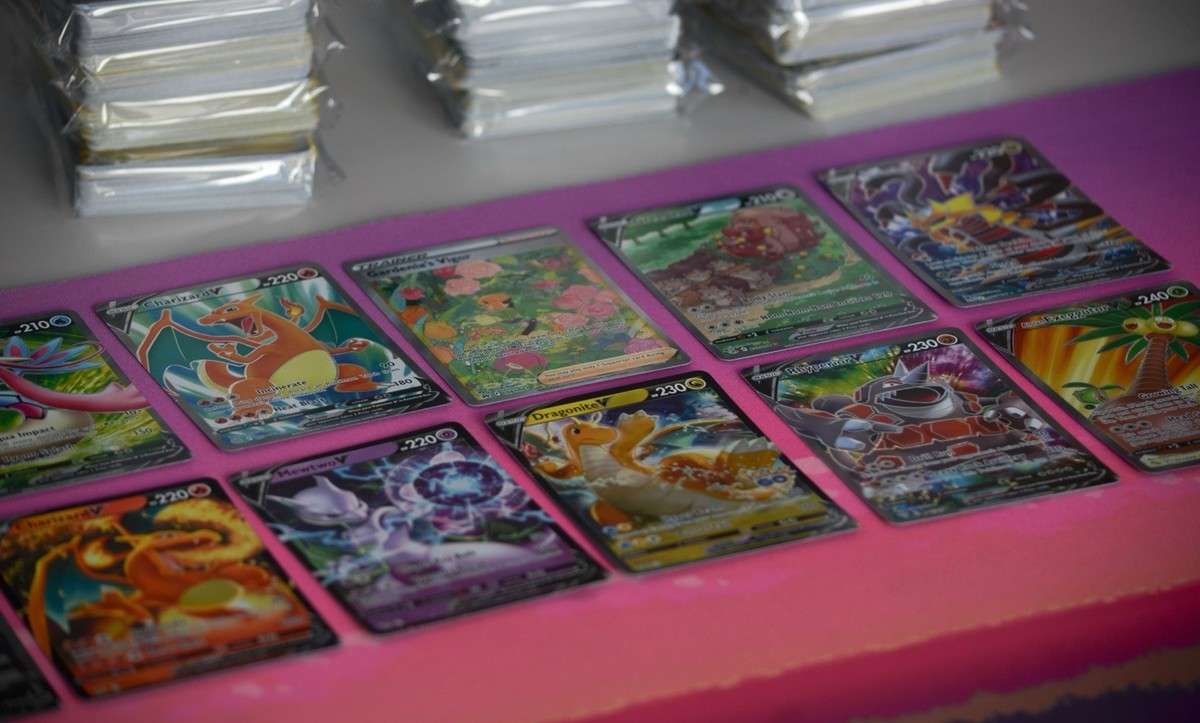 Pokemon TCG Bulk Cards Lot  500 English Pokmon Cards, Collection Starter  Bundle Bulk Vintage Pokemon Cards