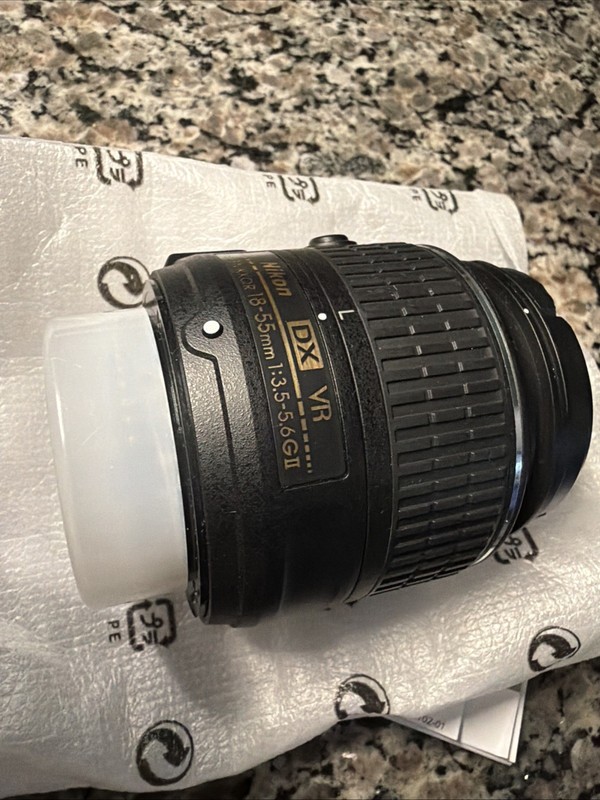 Nikon DX VR Af-s Nikkor 18-55 Mm 1:3.5-5.6 G || See Pictures