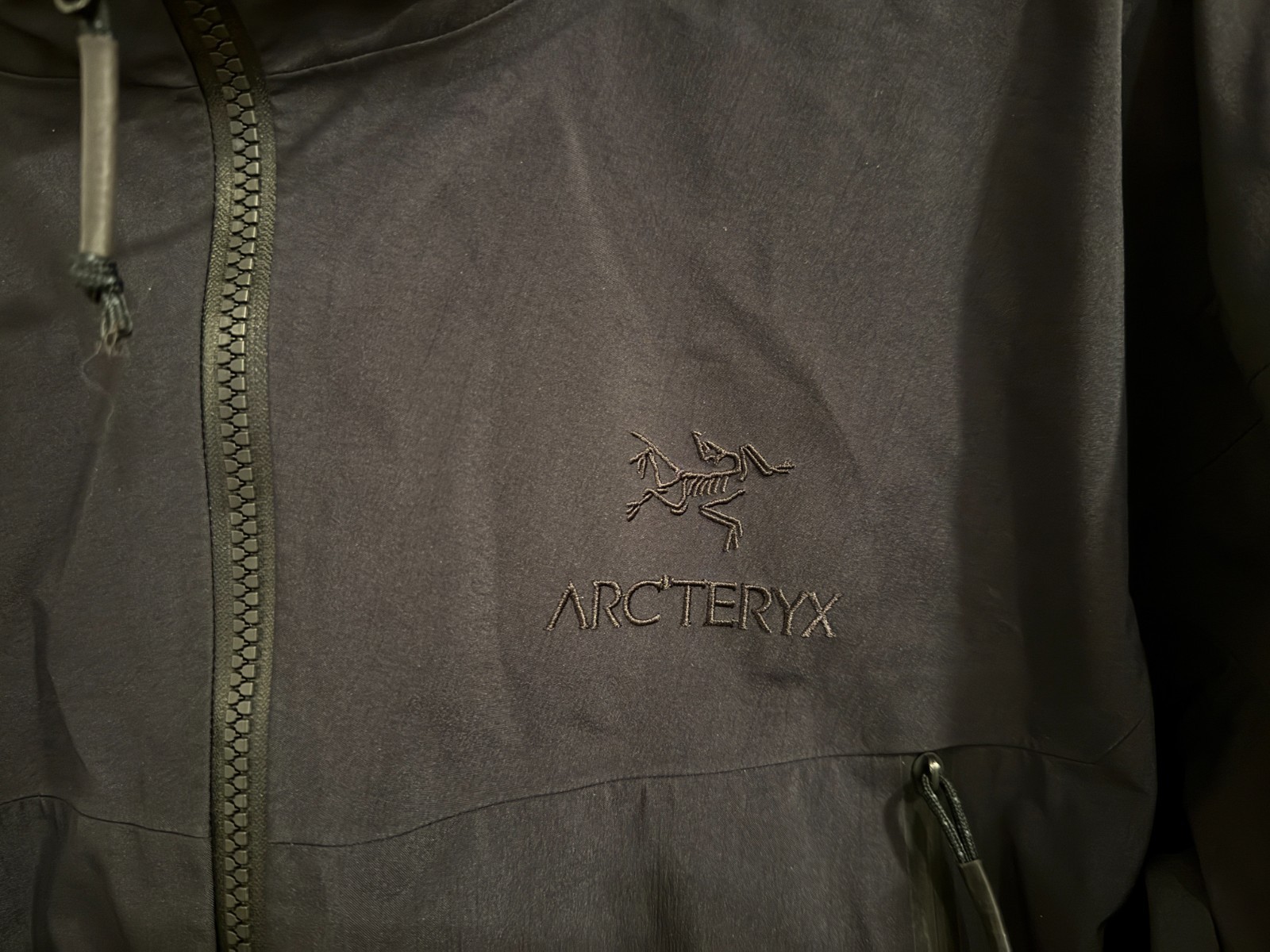 Arcteryx Leaf Alpha Jacket Black Gen1 - XL - Rare Early Version image 3