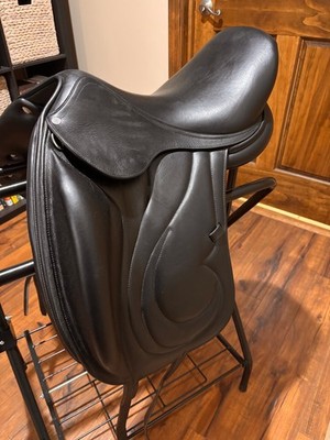 antares monoflap dressage saddle