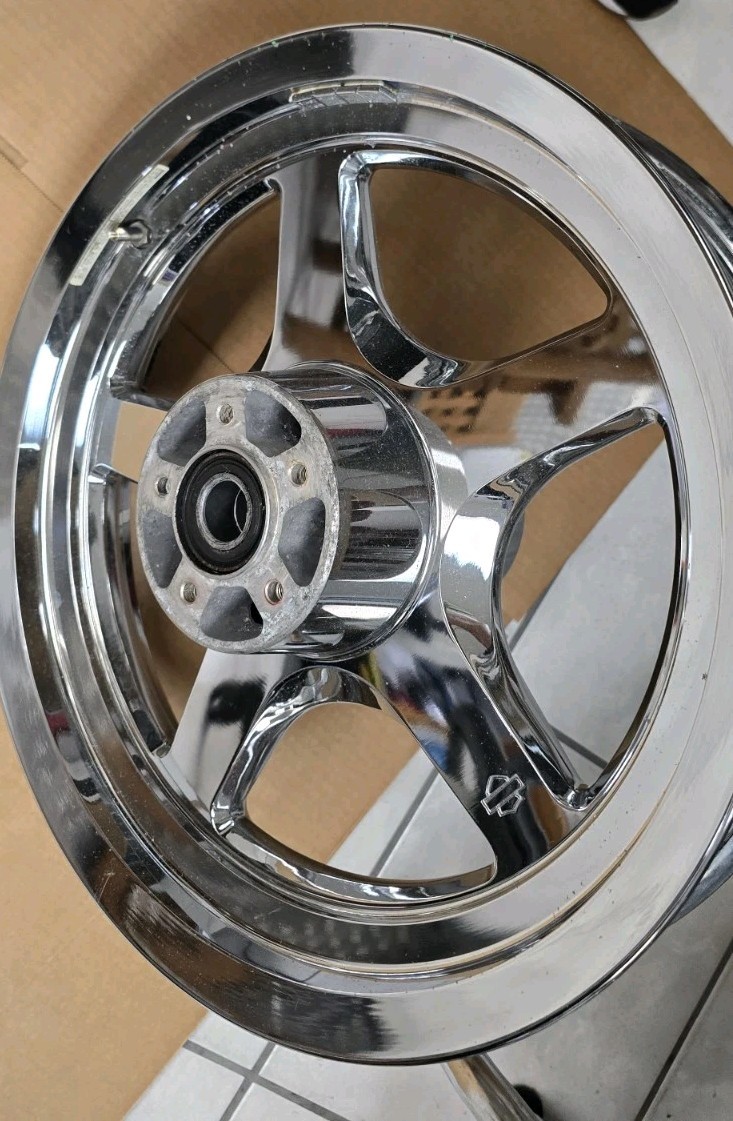 ハーレーXLのフェンダー【トリスタン】 Harley Davidson ThunderStar FRONT Wheel 16
