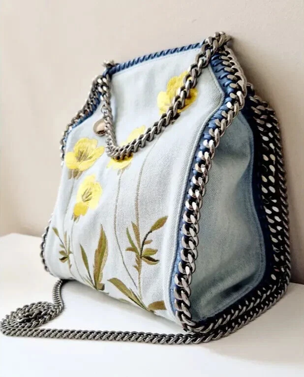 Bolso Bandolera Plegable Stella McCartney Falabella Denim Bordado Mini $1395 Foto 4 de 4