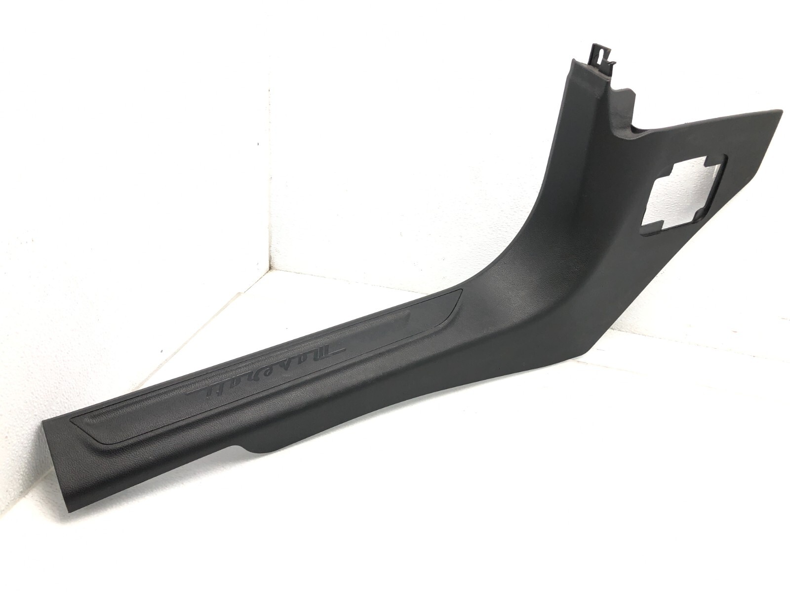 2017-2024 MASERATI LEVANTE S LEFT DRIVER FRONT DOOR SILL SCUFF PLATE PANEL OEM