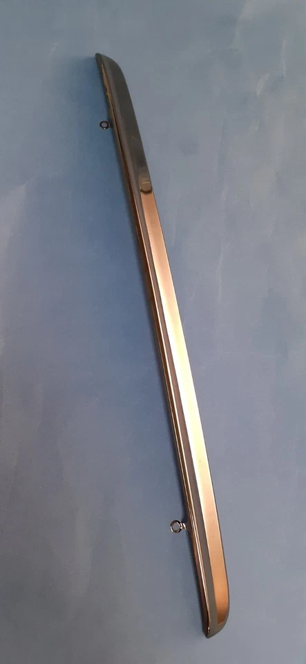 Tampa do porta-malas de aço inoxidável cromado escuro acabamento Mercedes Benz W210 Classe E (versão Europa) - Imagem 3 de 4