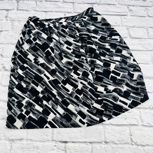 Michael Kors Silk Pleated A-Line Skirt Black White Geometric Size 6 Knee Length - Picture 9 of 9