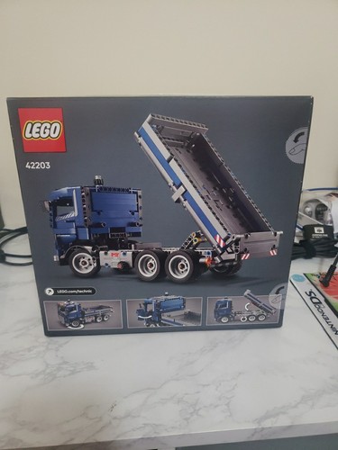 LEGO TECHNIC: Tipping Dump Truck (42203) - Picture 5 of 7