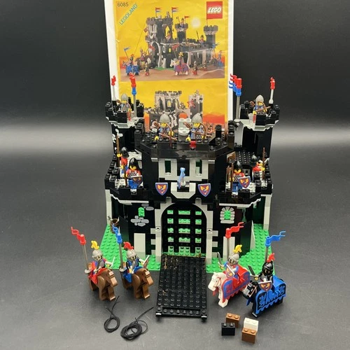 LEGO Castle: Black Monarch's Castle (6085) - 100% Complete w/ Instructions