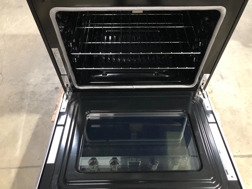 30 in. Gas Range, 4 Burners, Stainless Steel  (OPEN BOX, COSMETIC IMPERFECTIONS) - Image 4 of 4