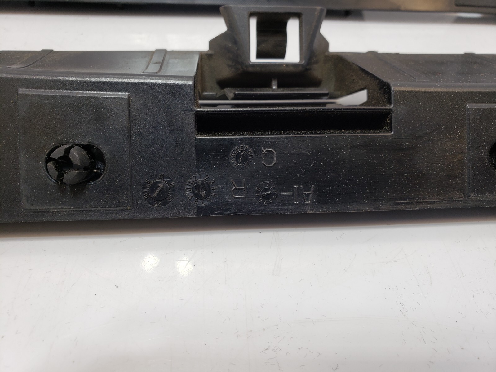 ✅ 10-14 OEM Rolls-Royce Ghost RR4 Rear Left Right Side Rocker Panel Bracket