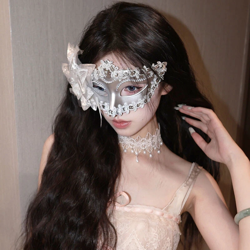 1x Women Dance Party Face Mask Princess Lady Half Face Eye Mask Props Decoration - Image 3 of 4