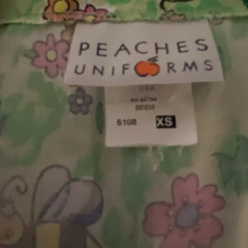 Chaqueta Uniforme Melocotones Mangas Largas Verde Neón Con Abejorros Y Flores  Foto 2 de 4