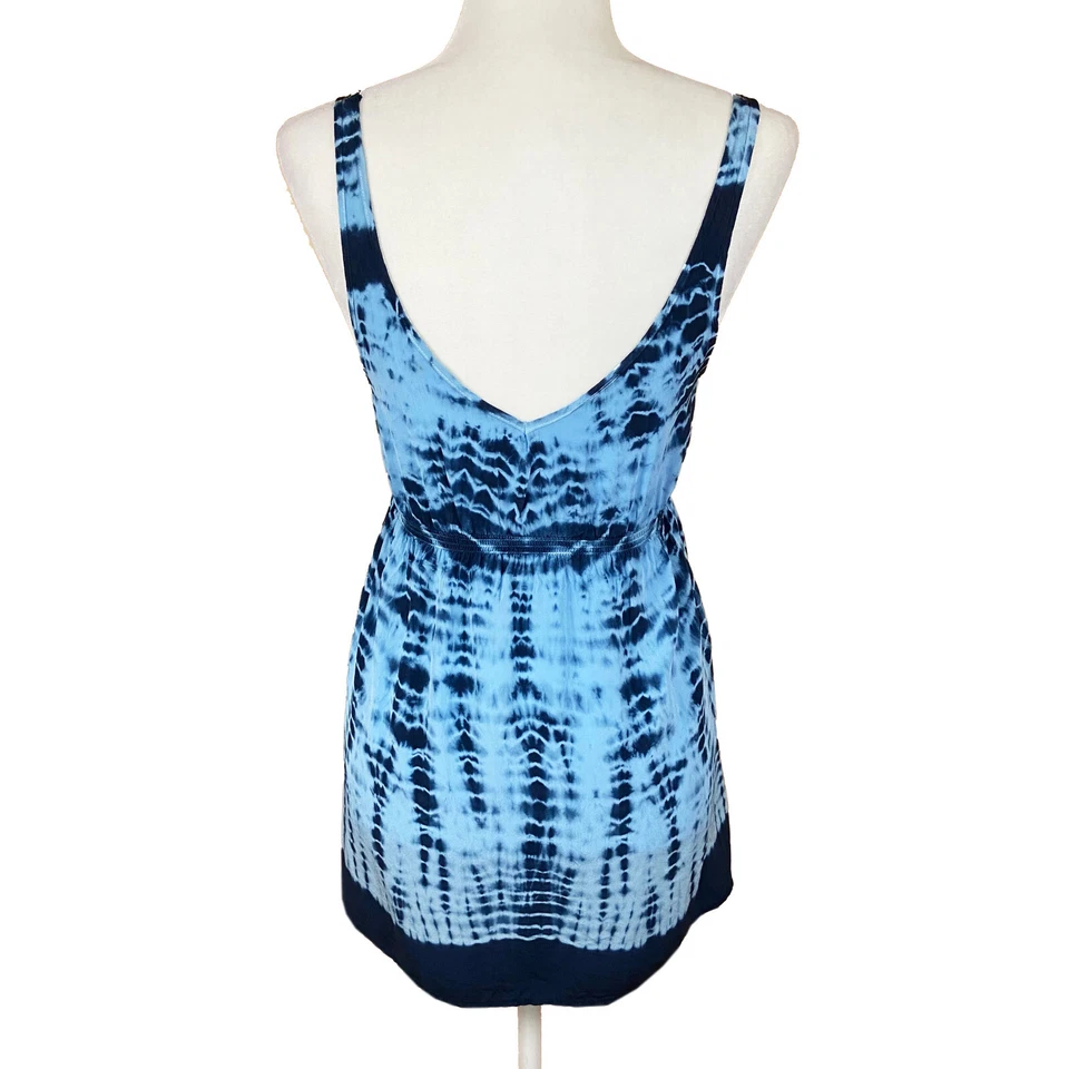 Top túnica babydoll sin mangas cuello en V C&C California talla S azul seda tie-dye Foto 3 de 4