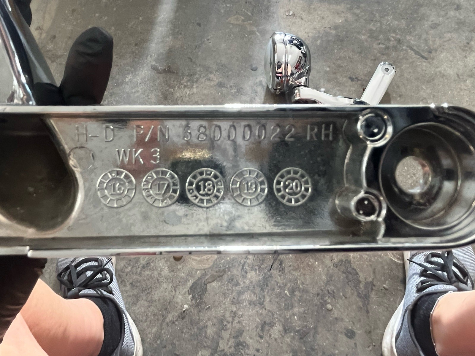 Harley  Auxiliary Driving Passing Lamps Turn Lights Bracket 14-20 Touring