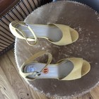 Yellow Chinese Laundry sandals sz 11 — photo 5