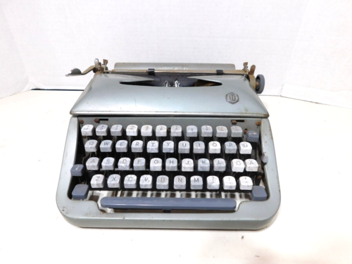 1956 Torpedo 20 Typewriter Serial #898475 - Picture 5 of 11