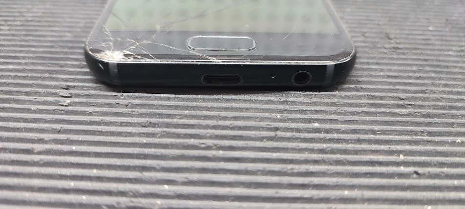 Samsung Galaxy A3 SM-A320FL 2017 Broken LCD, Locked Account, Fully Functional Foto 4 de 4