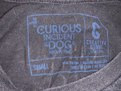 T-shirt Il curioso incidente del cane nella notte nera piccolo libro gioco - Foto 5 di 7