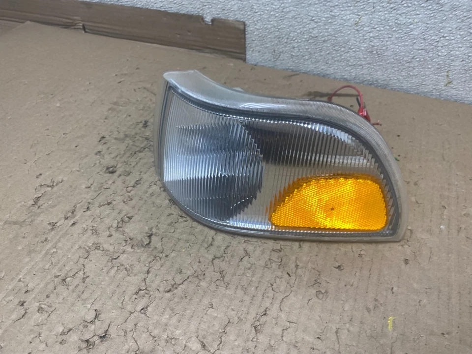 Luz intermitente izquierda conductor Volvo C70 V70 S70 1998 a 2004 OEM u2405 DG Foto 2 de 4
