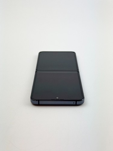 Samsung Z Flip 5 512GB - Graphite (SIM-Free) Very Good - Picture 8 of 12
