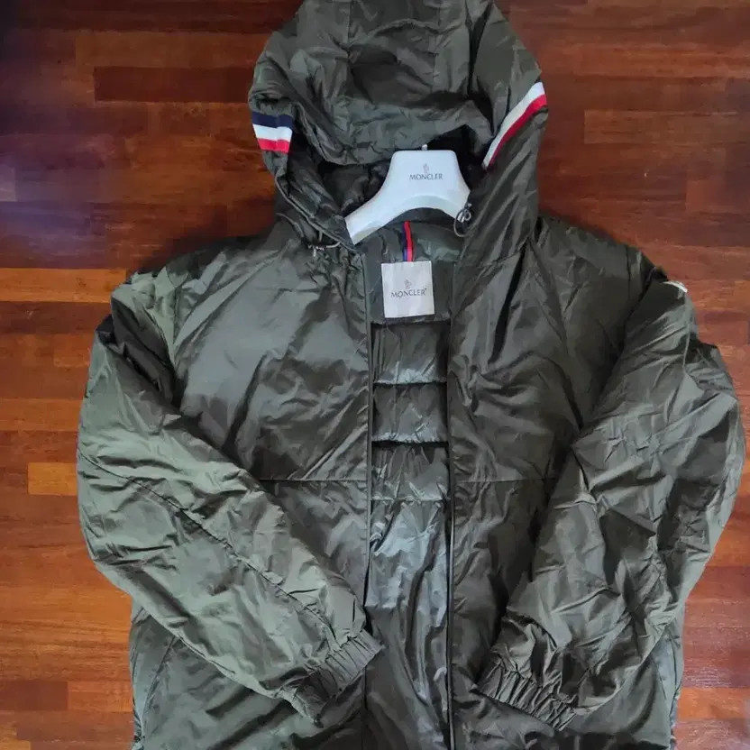 Moncler Men's Padded Jacket, Khaki, Size 110, Pre-Owned thumbnail 2