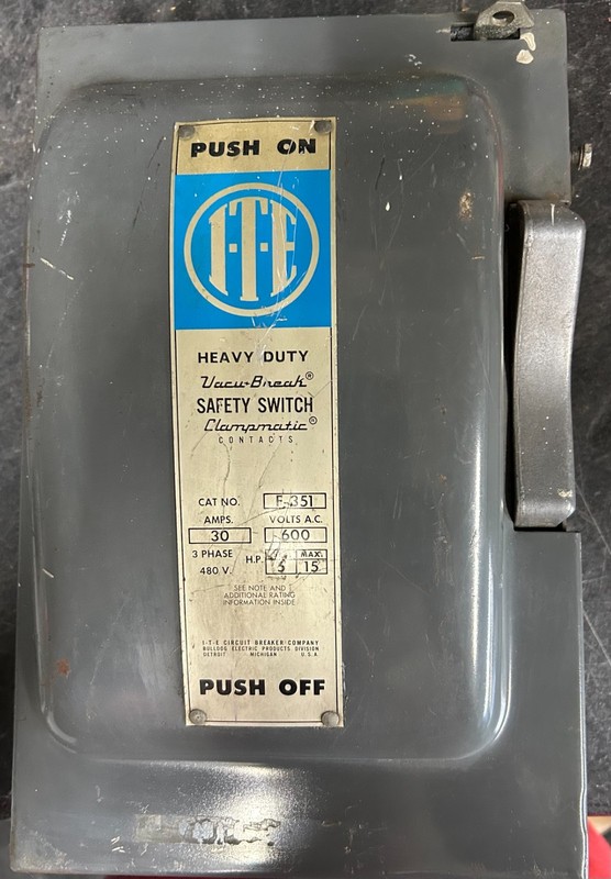 ITE HEAVY DUTY VACU-BREAK SAFETY SWITCH 30 AMP 600 VOLT F351 (USED)