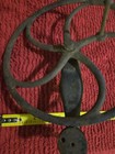Antique Country Cast Iron Bobbin Spool Winder Hand Crank Table Clamp . — photo 3