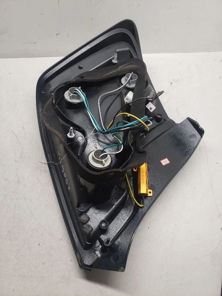 Правостороннее основание заднего фонаря для пассажира подходит для 12–13 SCION TC 1412817 - Изображение 2 из 4