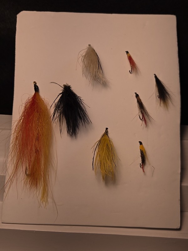 Lot-8  Vintage Fly Fishing Flies