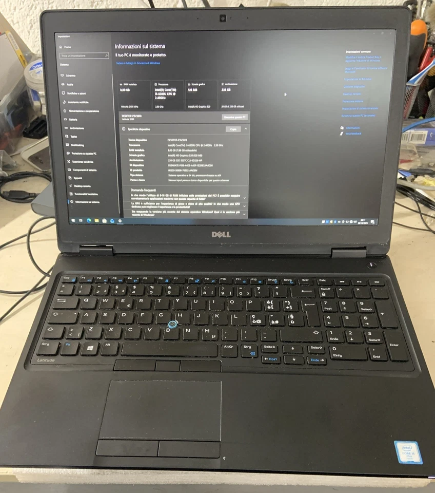 Dell Latitude 5580 · i5-6300U · 8GB · 256GB, foto 1 di 3