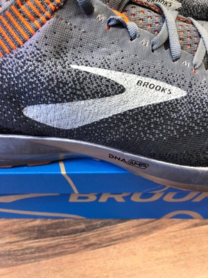 brooks levitate trainers