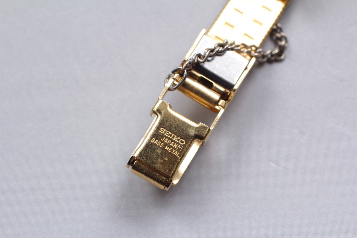 Vintage 1987 Near MINT Seiko Bracelet 2P20-0380 Gold Quartz