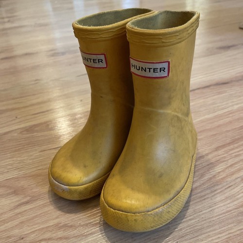 Hunter Original Play Boot Short Toddler Size 4 US Boots Yellow Rubber READ MORE