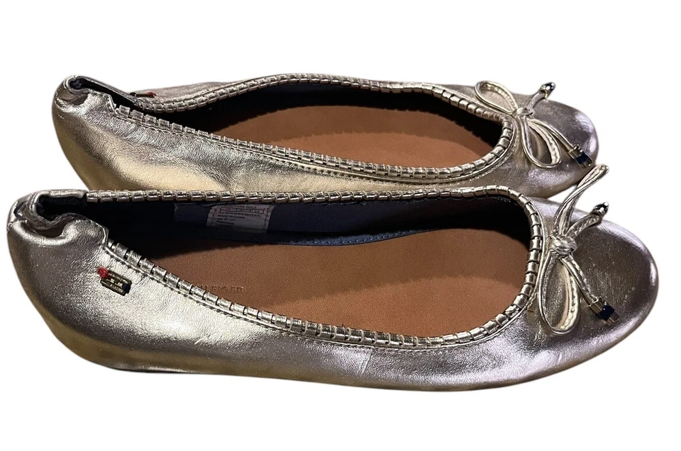 Tommy Hilfiger Niña Talla 4 Zapatos Champagne Dorado Hecho por el Hombre Materiales Arco Logo Foto 2 de 4