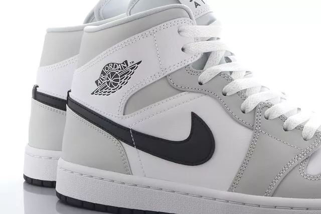 Air Jordan 1 Mid "Grey Fog/White/Black"