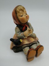Goebel Hummel Figur Strickliesl 9 cm Modell Nr. 69 Happy Pastime