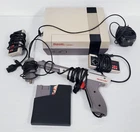 Z-498 VINTAGE NINTENDO ENTERTAINMENT SYSTEM CONSOLE BUNDLE-CONTROLLERS, GAME, +!