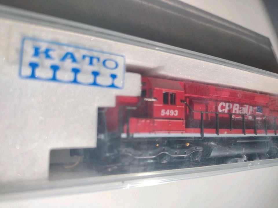 Kato N Scale CP Rail Locomotive 176-3108 SD45 Rd# CP 5493 - Image 3 of 4