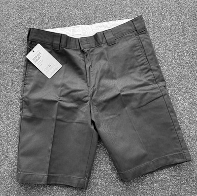 Carhartt WIP Master Shorts für Herren - Komfort trifft auf Stil - Gr. 34 - neu