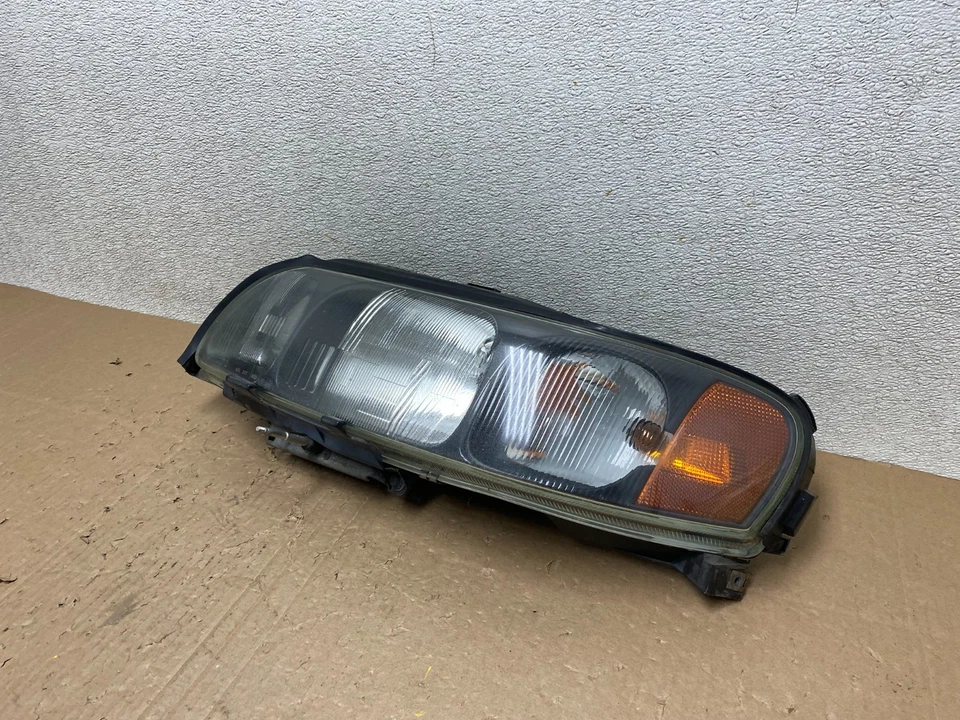 Faro lateral izquierdo halógeno OEM U0497 DW Volvo S60 2001 a 2004 conductor izquierdo Foto 2 de 4