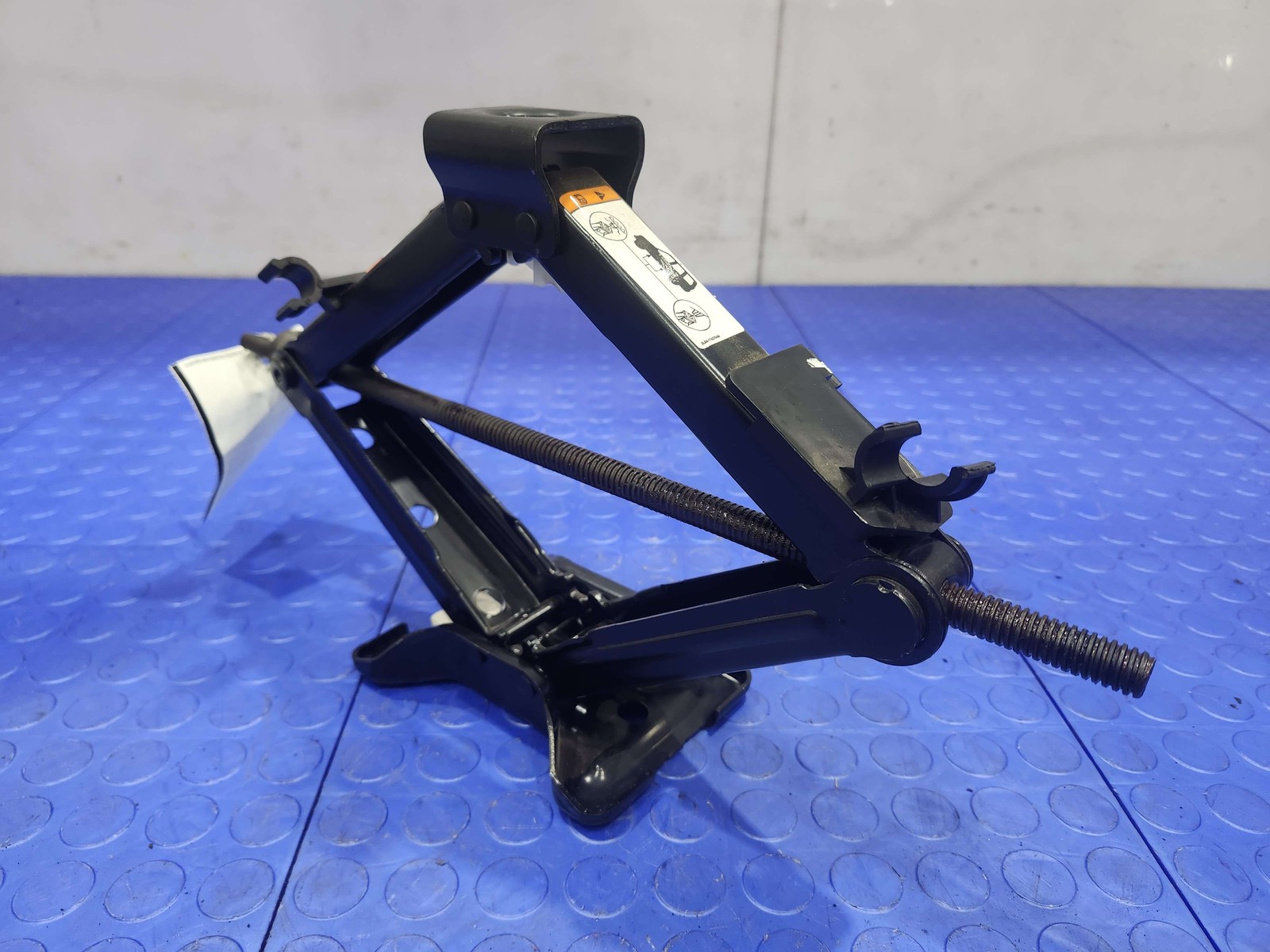 2008-2012 Ford Escape Spare Tire Tools Jack Kit Assembly Genuine OEM 9L8Z17080A