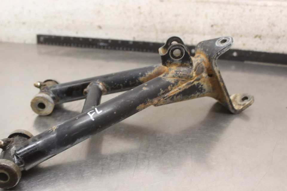 1987 Yamaha Moto 4 YFM350ER FRONT LEFT CONTROL A ARM P967 Foto 2 de 4