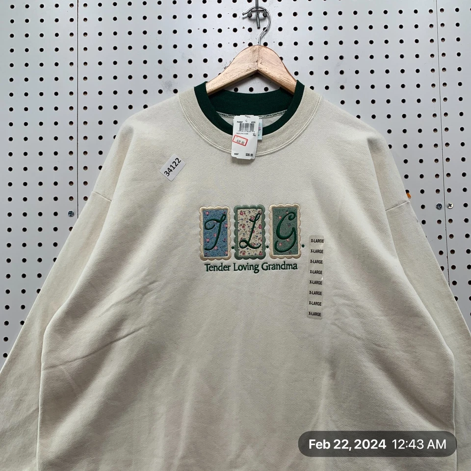 NEW Vintage MC Sports Weasr Grandma Sweatshirt XL Tendler Loving 26X28.5 - Image 2 of 4