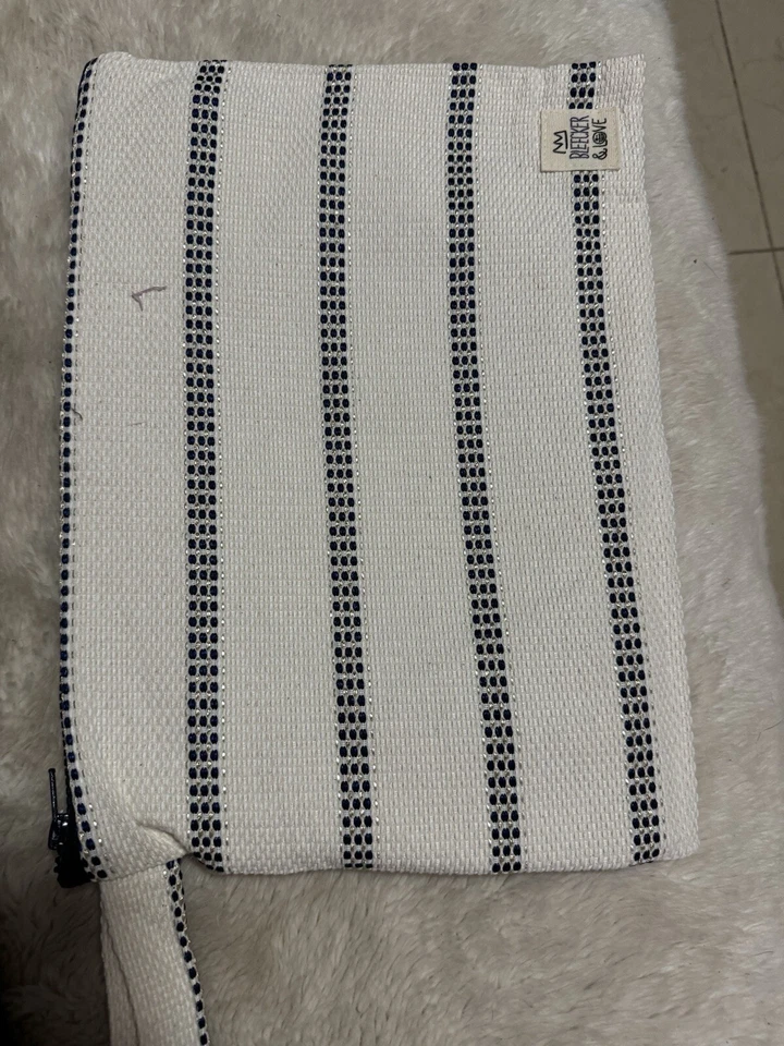 Bolso clutch Bleecker & Love Foto 4 de 4