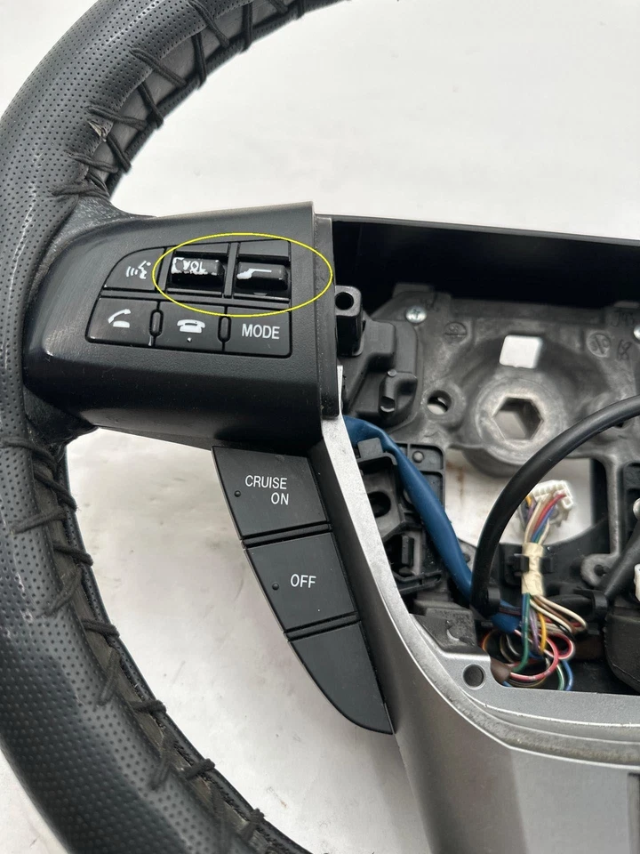 Volante MAZDA 3 2012-2013 con cubierta de volante de repuesto OEM Foto 3 de 4